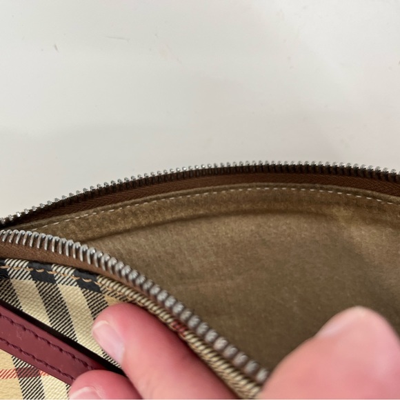 Burberry Haymarket small bag - Picture 7 of 10